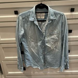 Frank & Eileen size M Barry denim shirt